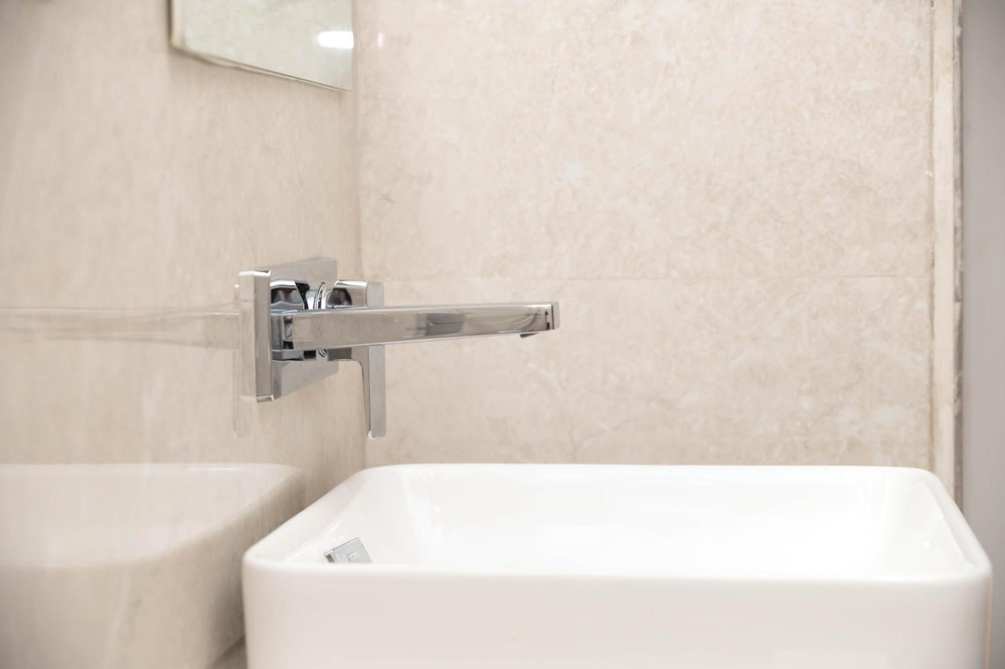 Z Bliss Suites, Bkc ムンバイ エクステリア 写真
