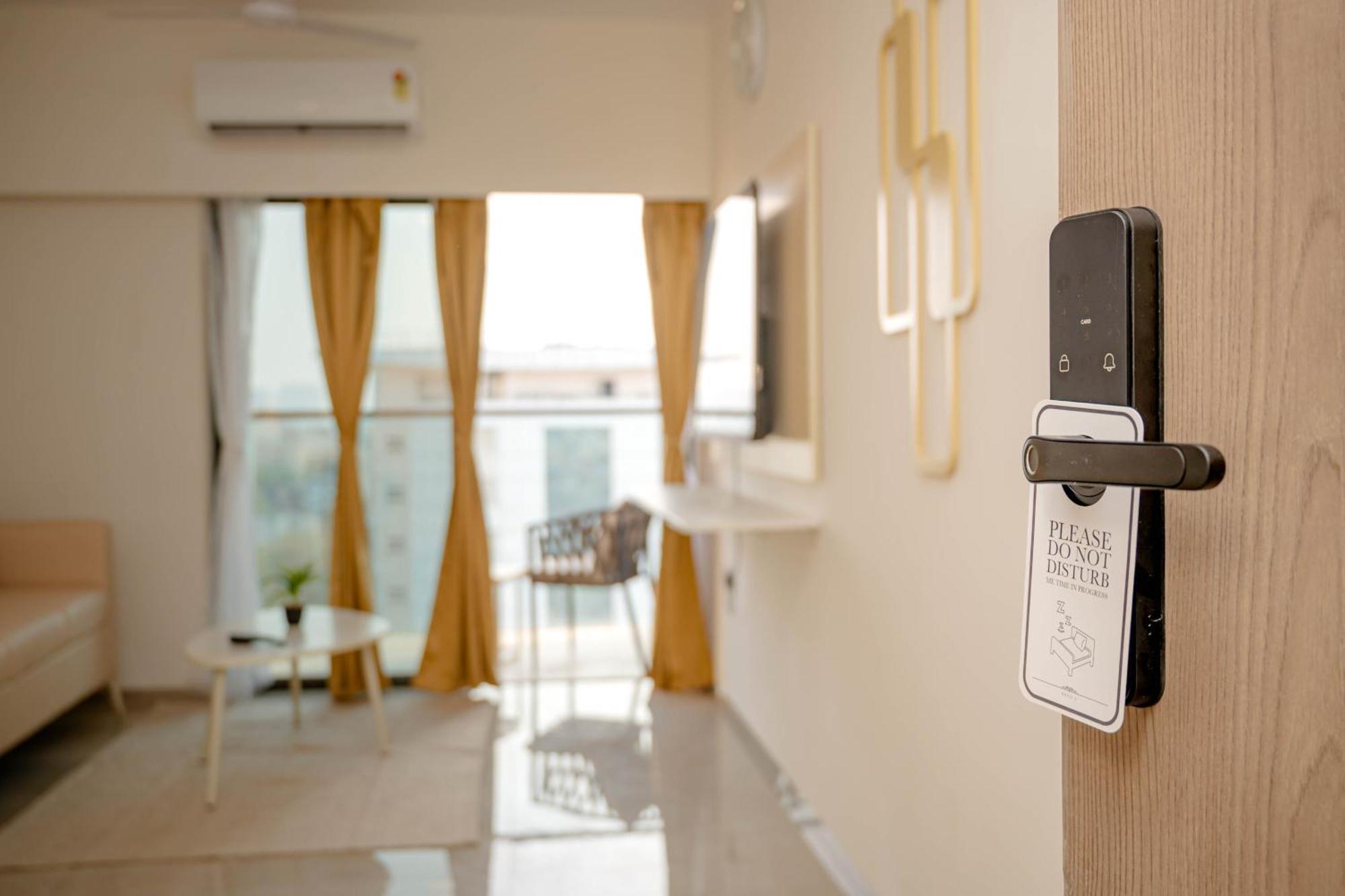 Z Bliss Suites, Bkc ムンバイ エクステリア 写真